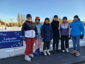 Lekcja wf na łyżwach