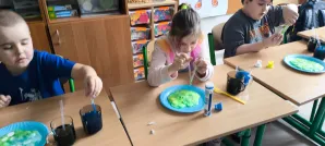 Kolejne piątki z eksperymentami w klasie 1a