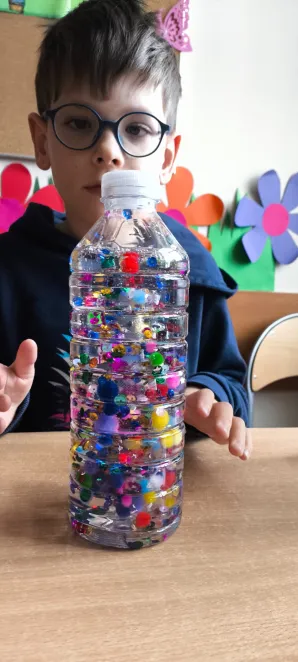 Kolejne piątki z eksperymentami w klasie 1a