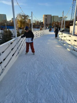 Lekcja wf na łyżwach