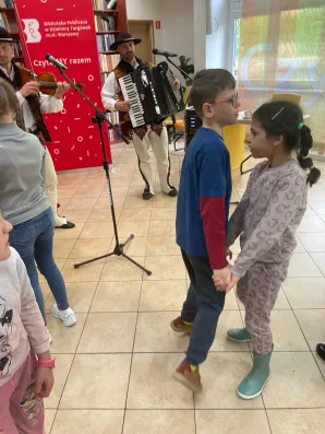 Inauguracja projektu „Zmysłbooki – CzytajMY (wszystkimi zmysłami) razem!”