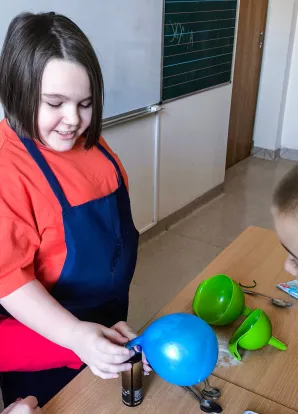 Kolejne piątki z eksperymentami w klasie 1a