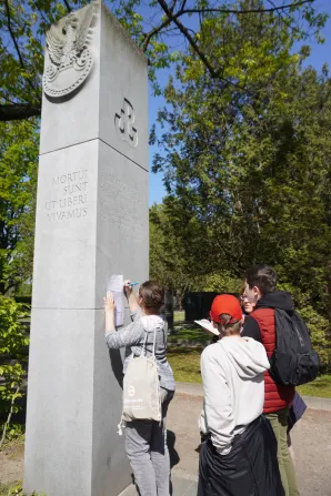 „Polegli niepokonani. Męczeństwo ludności Woli w Powstaniu Warszawskim"