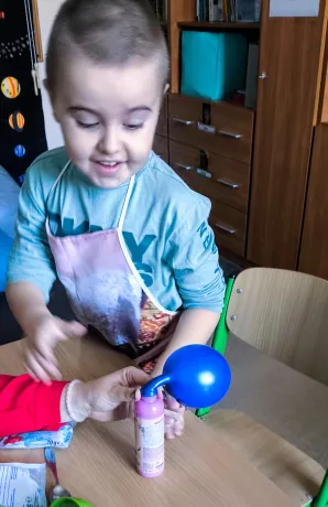 Kolejne piątki z eksperymentami w klasie 1a