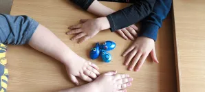 Kolejne piątki z eksperymentami w klasie 1a