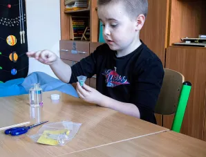 Kolejne piątki z eksperymentami w klasie 1a