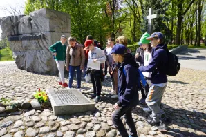 „Polegli niepokonani. Męczeństwo ludności Woli w Powstaniu Warszawskim"