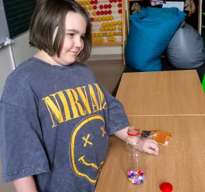 Kolejne piątki z eksperymentami w klasie 1a