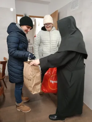 Zbiórka ciepłych rzeczy.