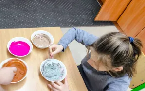 Kolejne piątki z eksperymentami w klasie 1a