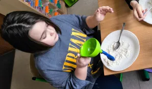 Kolejne piątki z eksperymentami w klasie 1a