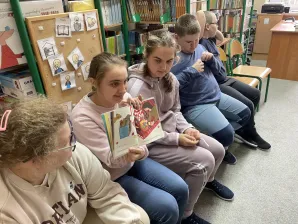 Dzieci - Dzieciom. Czytanie w Bibliotece