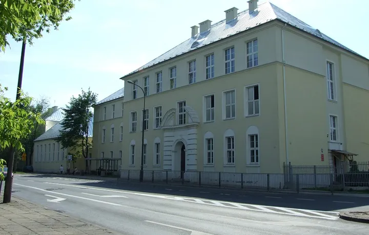 Widok budynku szkoły SPS99